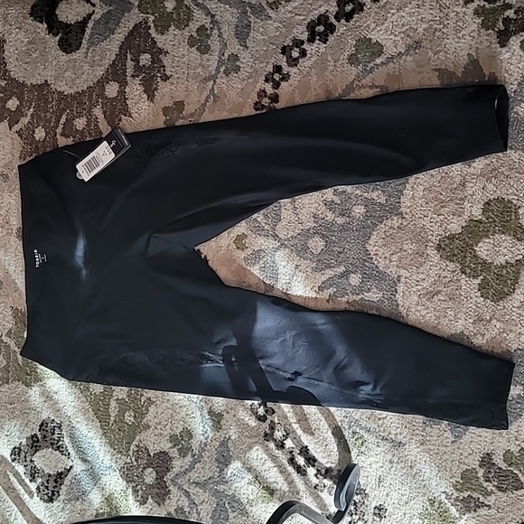 torrid Pants - NWT TORRID ACTIVE LEGGINGS